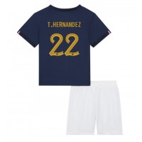 Frankrig Theo Hernandez #22 Hjemmebanesæt Børn VM 2022 Kortærmet (+ Korte bukser)